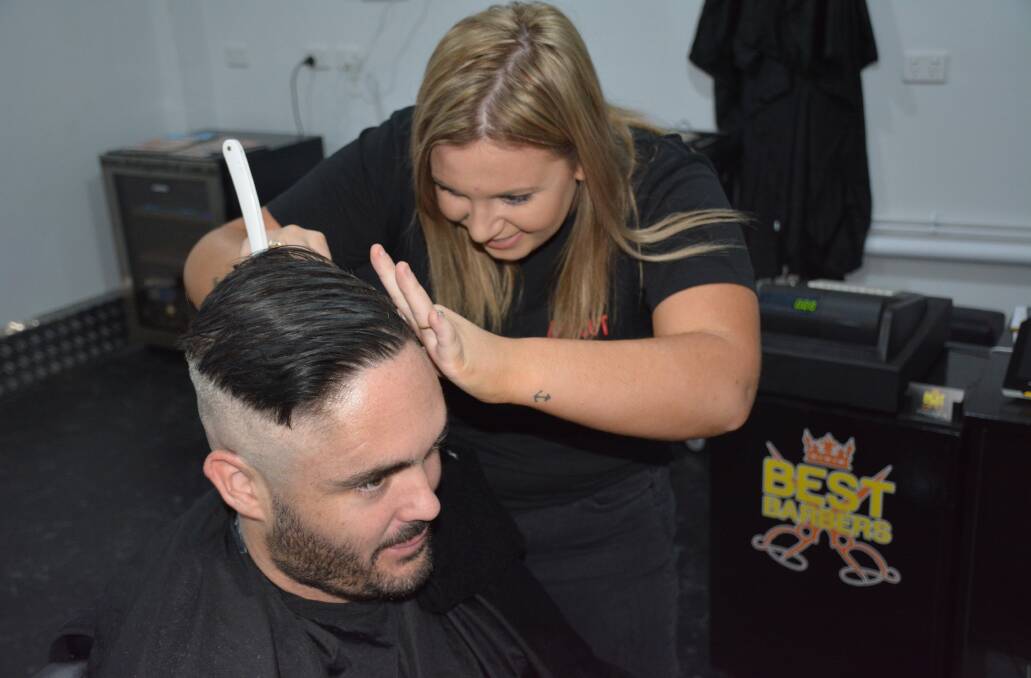 Jon James get a cut throat skin fade from Best Barbers' manager Shania Dunkley. 