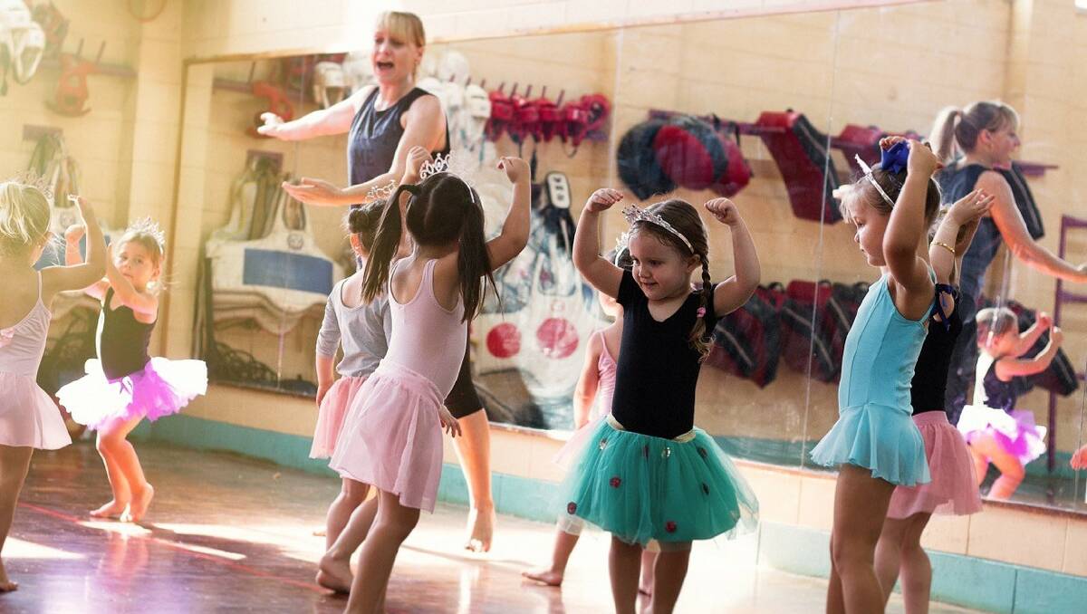 Sally Prendergast teaches a class of tiny dancers in Mount Isa. Photo: supplied