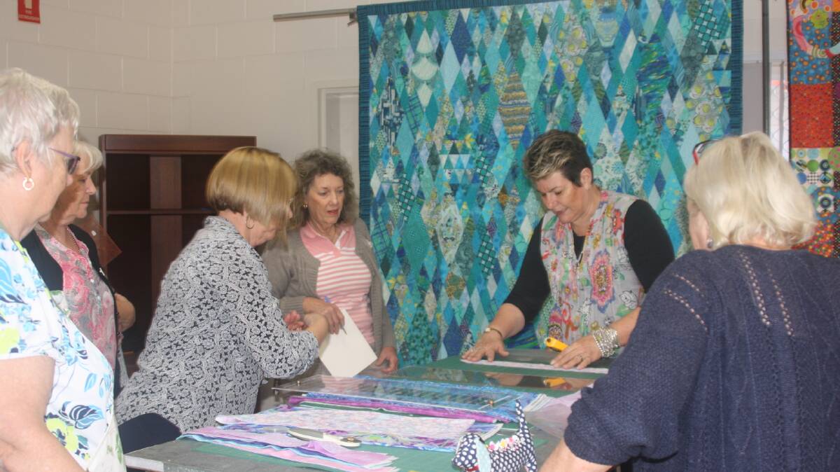 A grant from Mount Isa City Council funded a two day workshop with noted Queensland quilter, Peggy Phelps, from Toowoomba.
