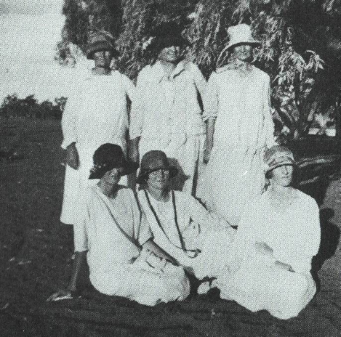 Sisters: Six of Emily McMahon's daughters, Pearl Beaumont, Florence Watson, Ivy Pedwell, Olive Darcy, Heather Gordon, Josephine Freckleton early 1900s.