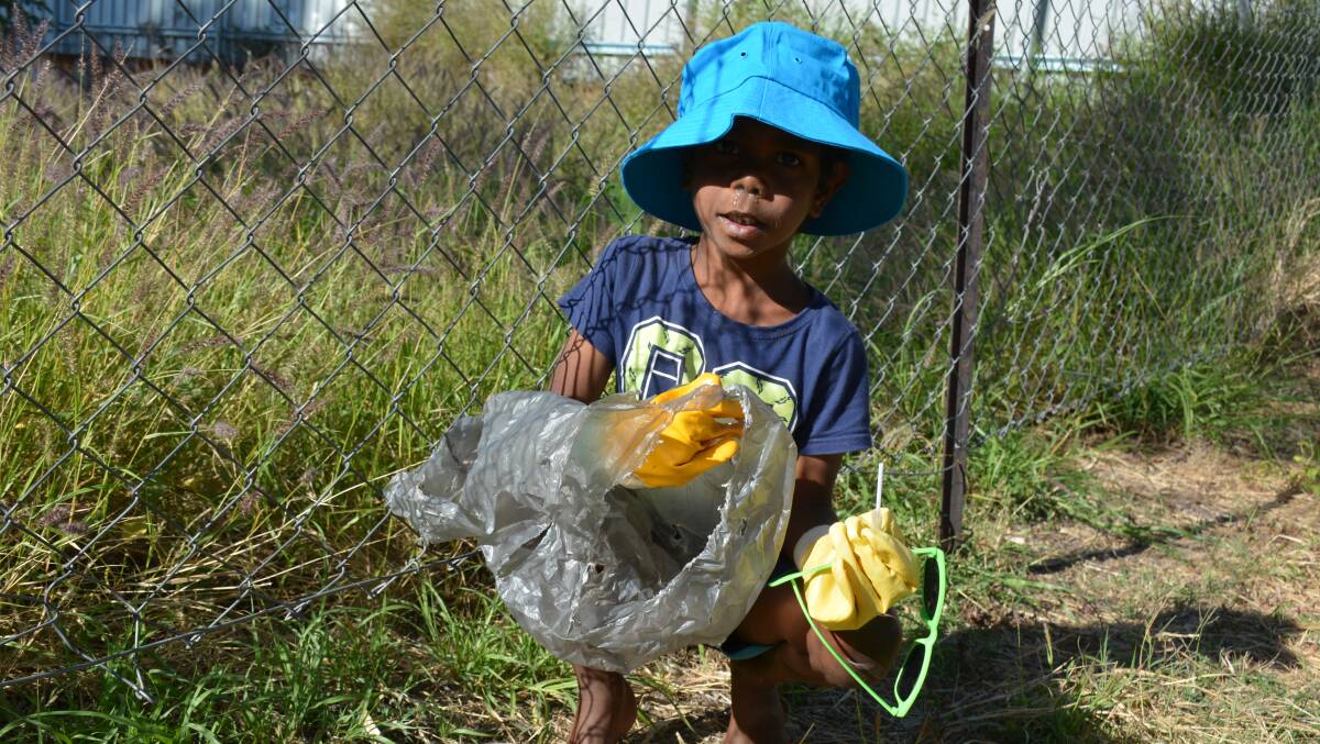 Benji King takes part in the 2016 Mount Isa Great Northern Clean Up.