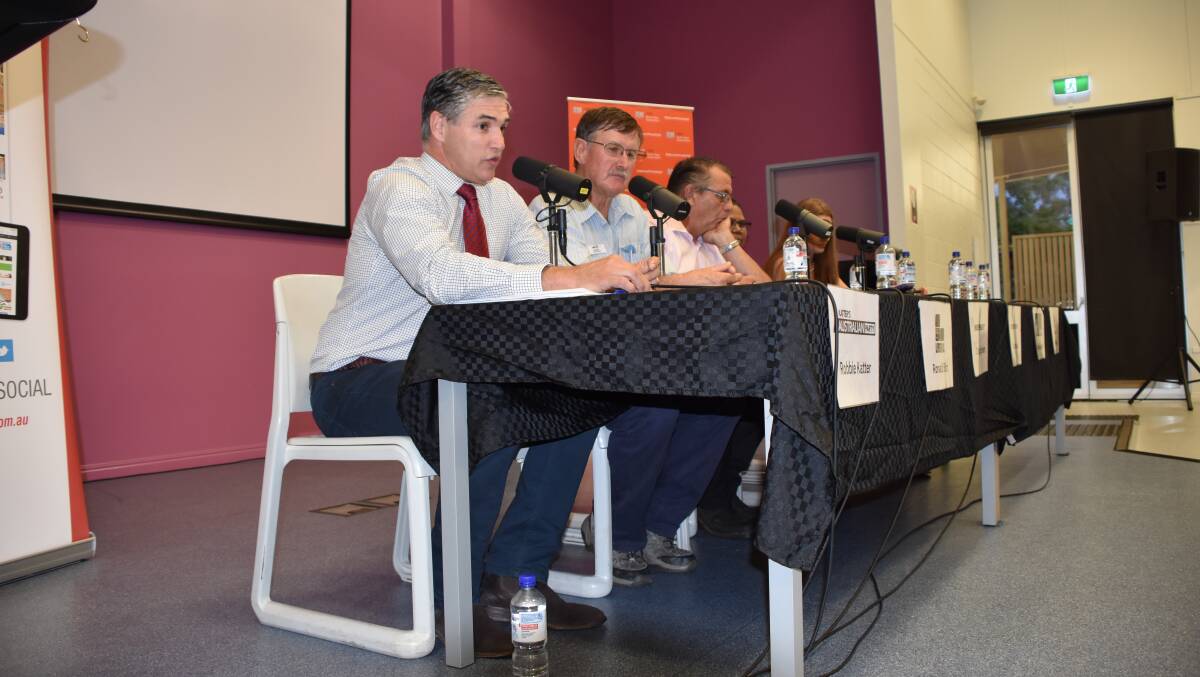 Robbie Katter speaks at the Traeger candidate forum.