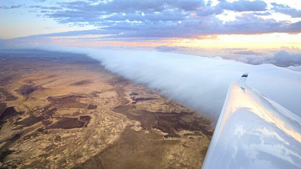 A stunning morning glory roll cloud. Photo: Al Sim 