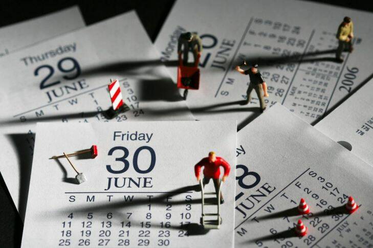 AFR FIRST USE ONLY  calender   Generic tax time,  ATO, GST, FBT, ABN,  callender, diary, small business,  blue collar workers, jobs, employment, economy. Tuesday 20 June 2006 AFR photo Louie Douvis SPECIALX 52827