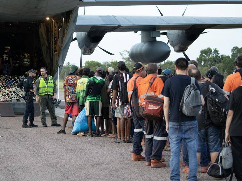 More than 100 residents have been evacuated from the remote Northern Territory town of Borroloola. (HANDOUT/AUSTRALIAN DEFENCE FORCE)