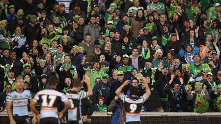 Viking clap drama: Michael Ennis mocks Raiders fans. Photo: Mark Kolbe