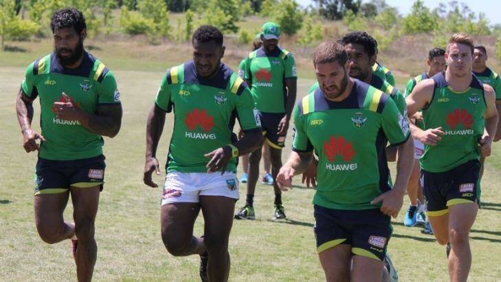 PNG international Kato Ottio (second from left) is training with the Canberra Raiders. Photo: Raiders Twitter