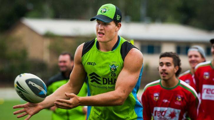 Canberra Raiders prop Rhys Kennedy trains with Group 16 youngsters.  Photo: Elesa Kurtz