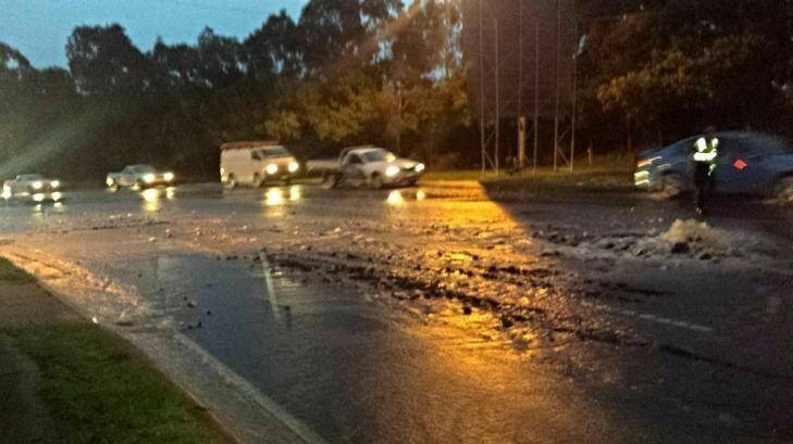 A burst water main has caused traffic chaos in Brisbane's east. Photo: Johanna Marie/Twitter