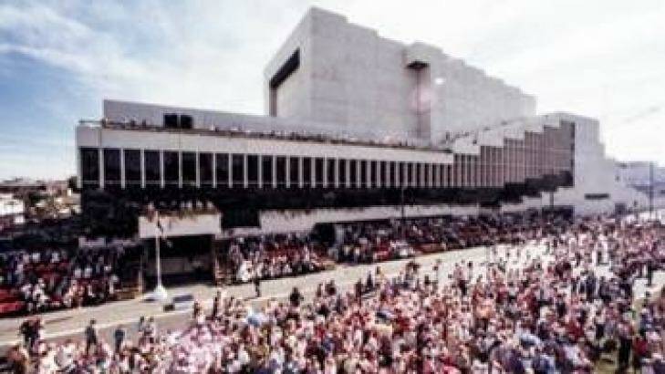 Crowds flock to the opening of the Queensland Performing Arts Centre in 1985. Photo: Supplied