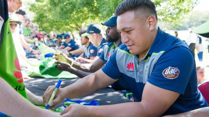 Josh Papalii busy signing autographs forh fans at the Raiders members day event. Photo Jay Cronan Photo: Jay Cronan