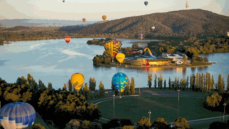 Have a hot air ballooning adventure in Canberra. Photo: Visit Canberra