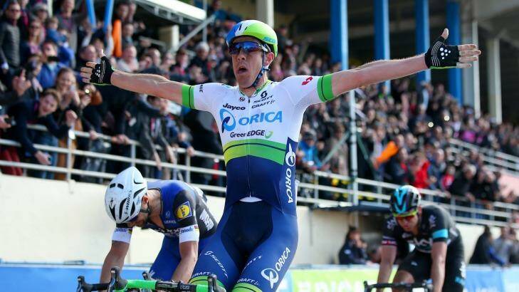 Mathew Hayman wins the 'Hell of the North' for Orica-GreenEDGE - without a cast. Photo: Bryn Lennon/Getty Images