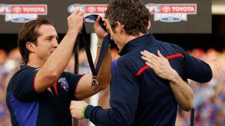 Beveridge presents Murphy with his medal. Photo: AFL Media/Getty Images