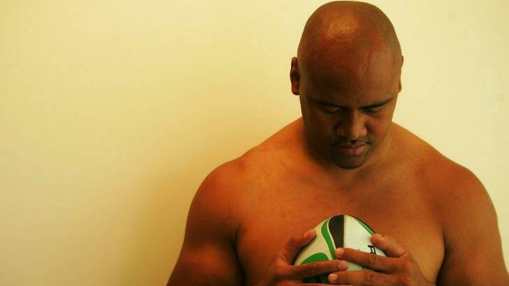 Jonah Lomu's new kidney was inserted behind his rib cage to protect it from tough tackles. Photo: Steve Christo
