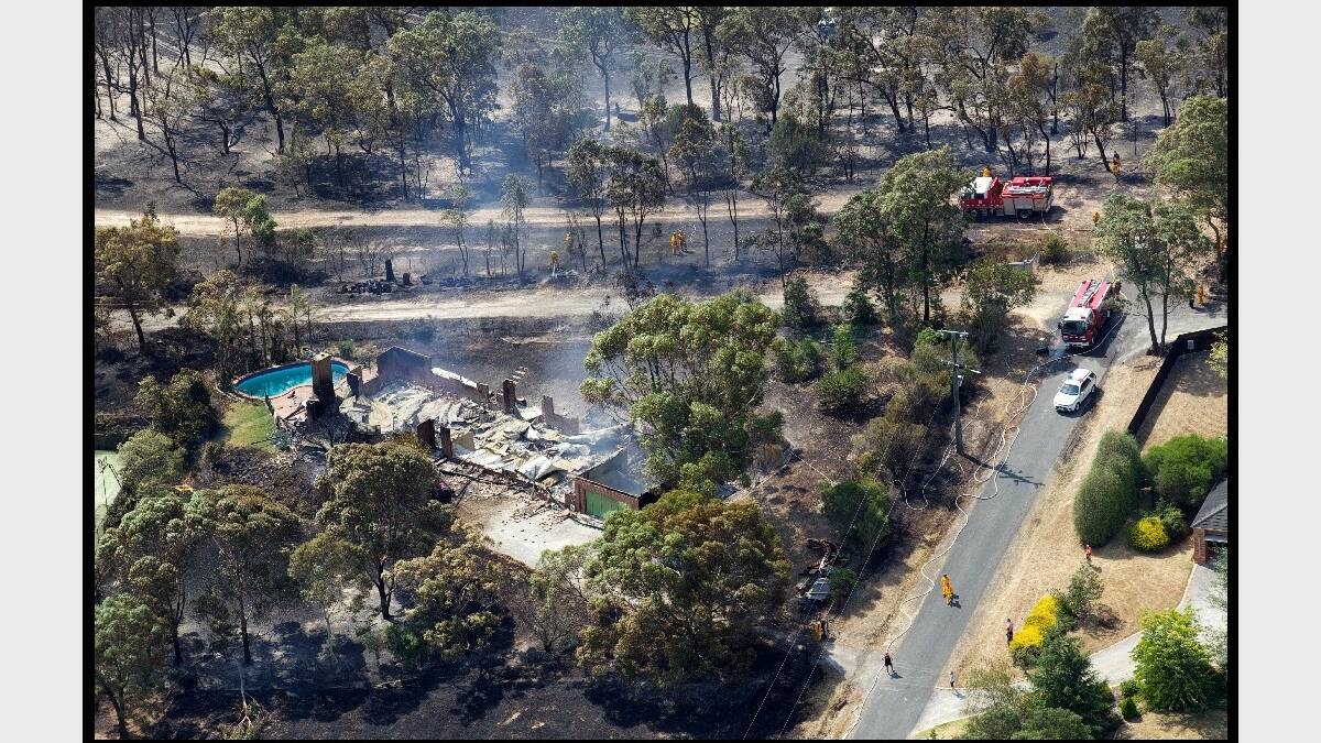 Houses destroyed in Warrandyte on the outskirts of Melbourne which was photographed from the air in a helicopter. Photo: Simon O'Dwyer. Fairfax Media. 