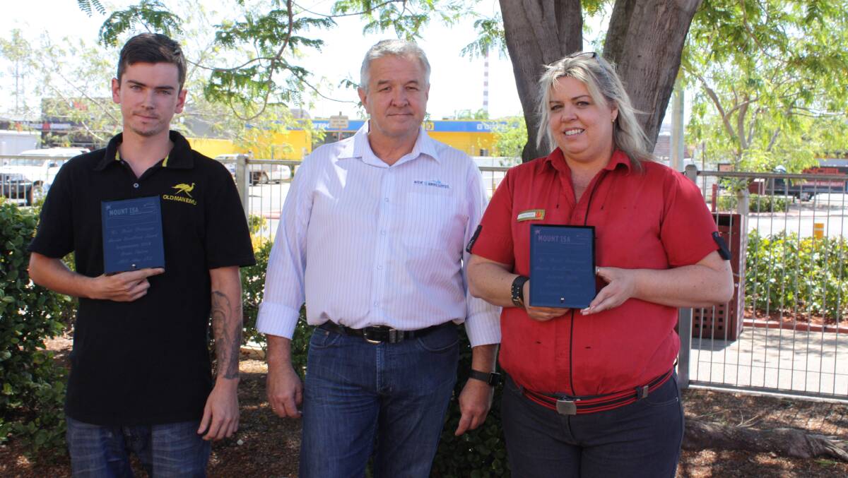 Deputy Mayor Brett Peterson (centre) presents ARB Atlas 4x4 sales assistant Brodie Hudson and McDonald’s team member Heather Sorensen with a newly initiated Customer Service Award.