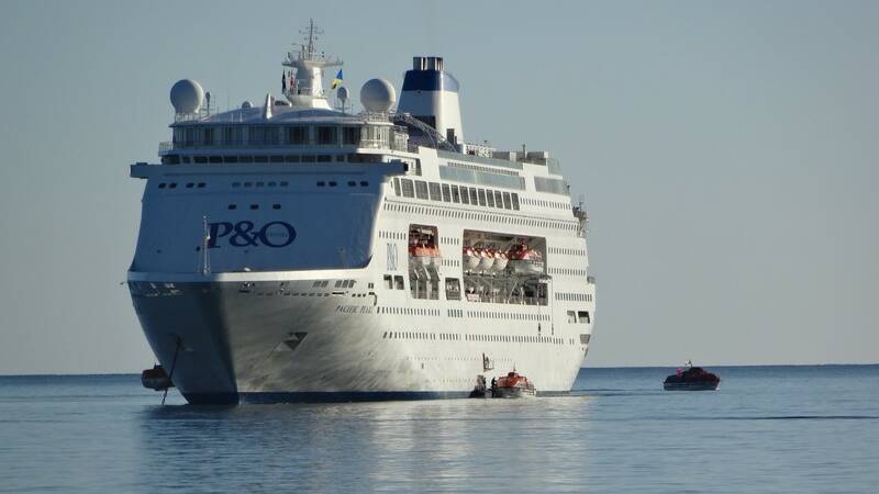 Pacific Pearl cruise ship at Penneshaw last week.