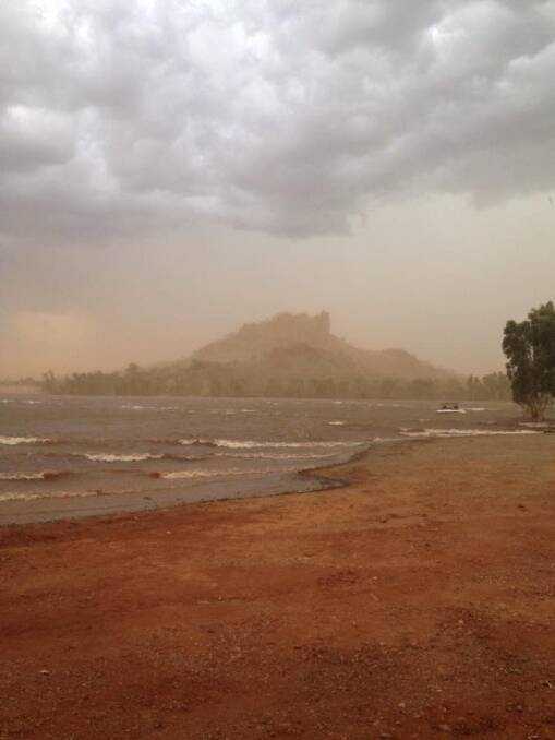 Wild storm lashes Cloncurry, more rain at Lake Julius