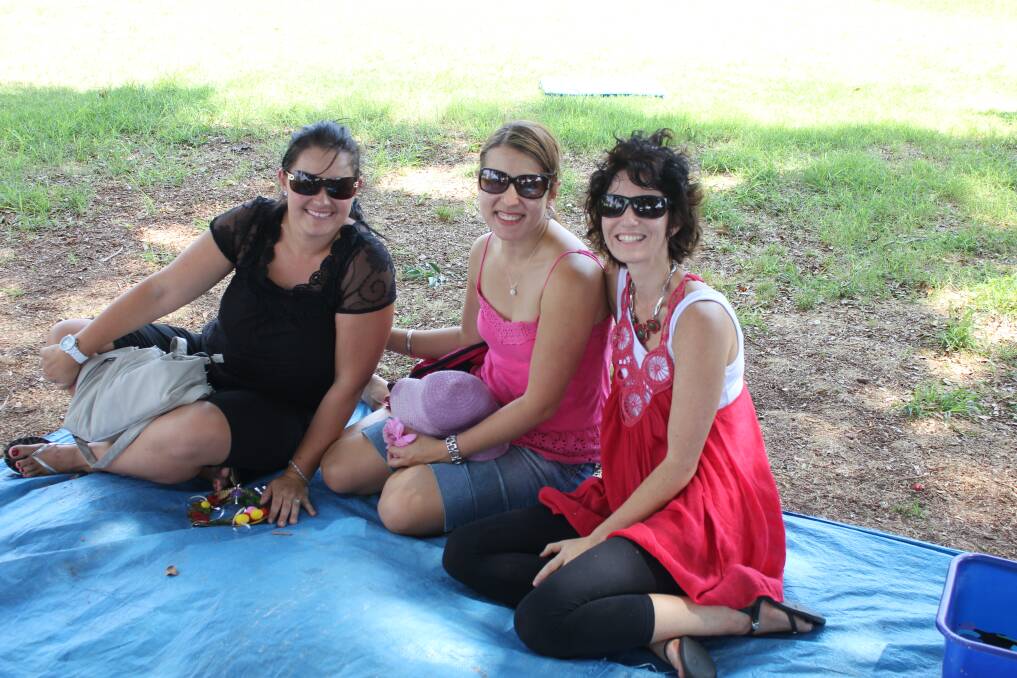 PARENTS: Mothers Valerie Hough, Sunette Adendorff and Pauline Lambrechts take a seat under the shade