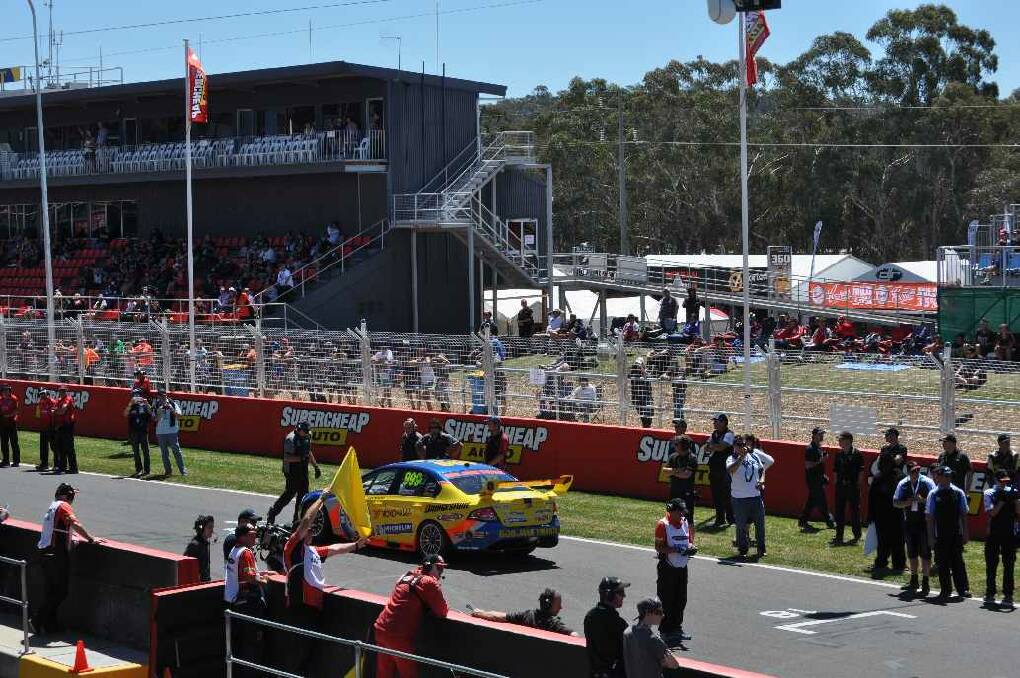 Fans, drivers and cars, all the action at the 2013 Bathurst 1000. Photo: Lynn Pinkerton