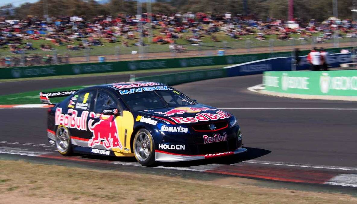 Fans, drivers and cars, all the action at the 2013 Bathurst 1000. Photo: Zenio Lapka