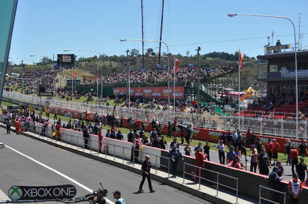 Fans, drivers and cars, all the action at the 2013 Bathurst 1000. Photo: Lynn Pinkerton