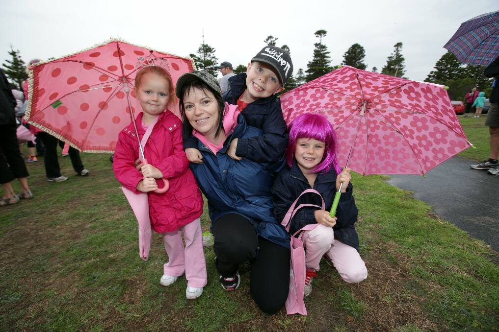 Jo Moon with children Bonnie 4, Joel 7 and Hannah 10 took part in Warrnambool's Mother's Day Classic this morning
