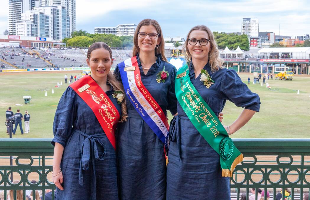 Your 2022 Queensland Country Life Showgirls: Runner Up, Amy Kuhne, 2022 Showgirl Sarah Rose and Showgirls choice, Anna Ferguson. Picture: Zoe Thomas. 