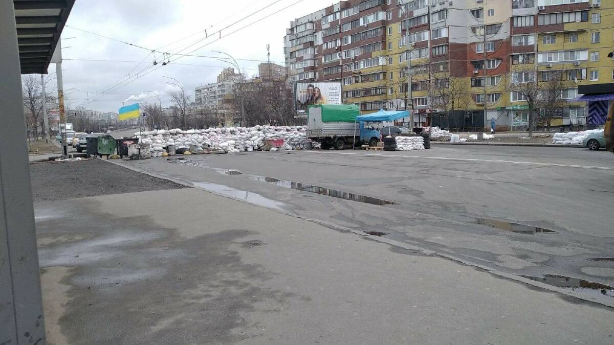 A Ukrainian blockade in Kyiv.