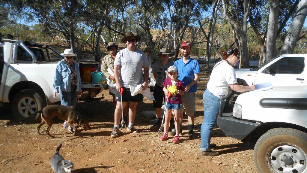 Landcare lend a hand to clean up