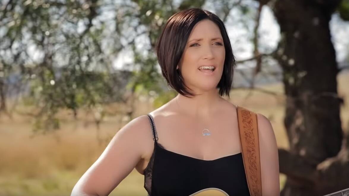 Aussic country music singer Sara Storer will perform in Cloncurry in April.