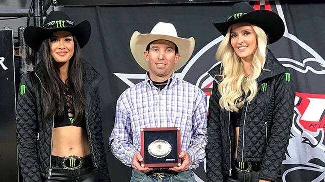CURRY WINNER: Jason Mara celebrates his win in Melbourne. Mara moves up to No. 2 in the early 2019 world standings Photo: PBR Australia