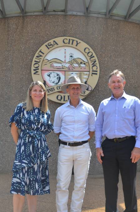 Newly appointed Queensland state recovery coordinator Major-Gen Stuart Smith (centre) meets with Mount Isa mayor Joyce McCulloch and deputy mayor Phil Barwick to discuss the disaster response.