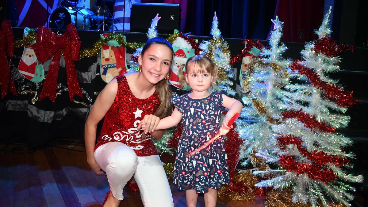 Mackenzie McCulloch and Daisy Taylor at the 2019 Christmas in the City in Mount Isa.