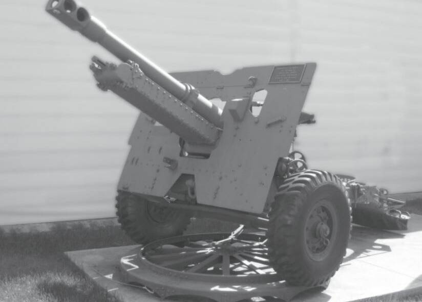 A QF 25 Pounder in action during the Second World War.