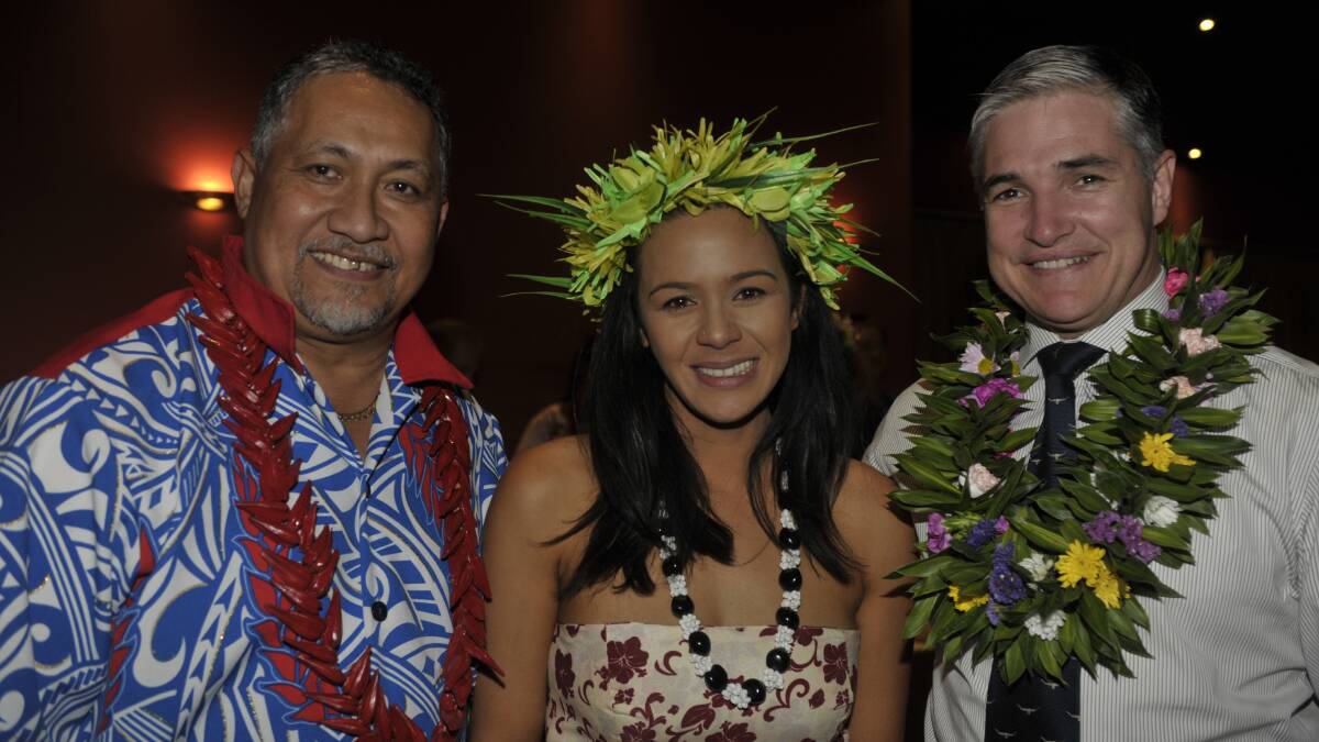 ADIEU: Dr Pouesi, Astrid Ripley and Robbie Katter MP at the Polynesian Night at the Overlander Hotel on Saturday. Astrid is off to travel in Europe. Image Robbie’s Office.
