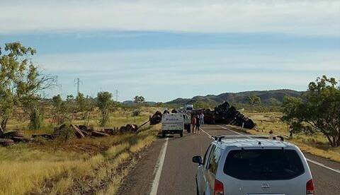 Scene of the accident at 4pm. Photo: Mitchell Begeng