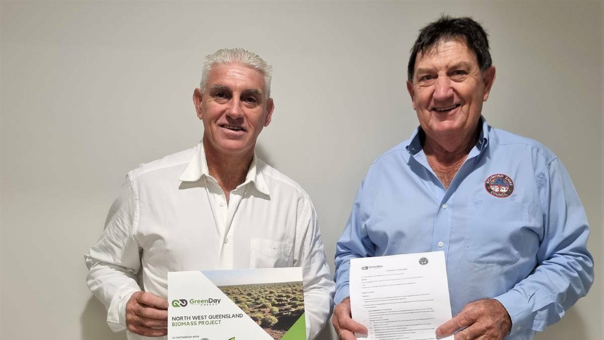 Green Day Energy founder Brad Carswell and Richmond Shire Council Mayor John Wharton at the signing of the Memorandum of Understanding in Richmond for the $30m plant.