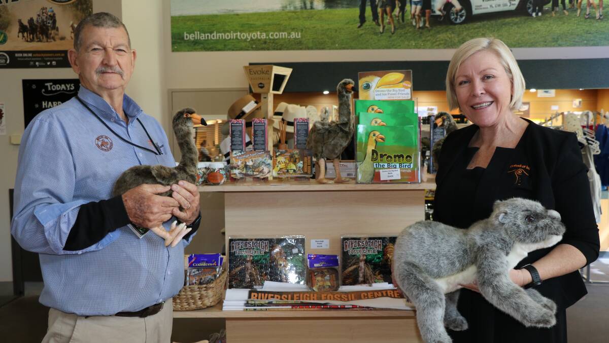 Riversleigh Tour Guide Alan Rackham and City Council Owned Enterprises
Business Manager Donna Olivero with the megafauna toys now at Outback at
Isa.
