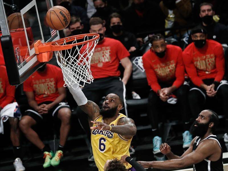 LeBron James led the Los Angeles Lakers to a NBA road win over the Brooklyn Nets.