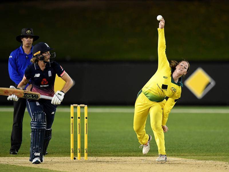 Amanda-Jade Wellington has been recalled to Australia's squad for the World Cup in New Zealand.