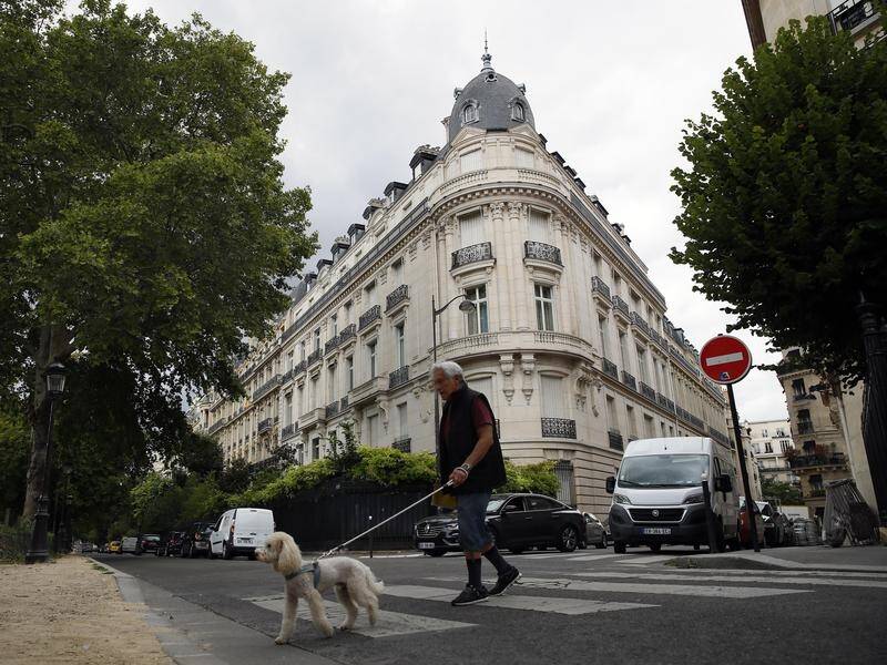 Jeffrey Epstein's apartment building in Paris is in the 16th district near the Arc de Triomphe.