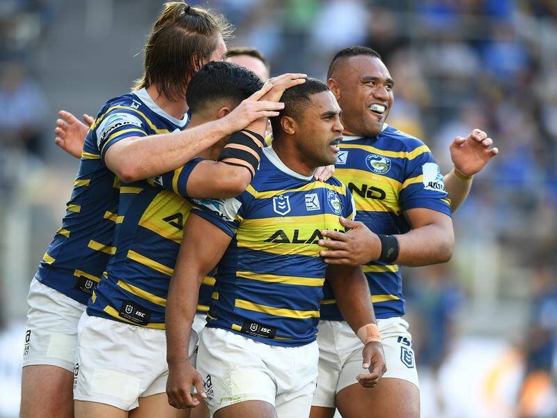 Michael Jennings has re-signed for the Parramatta Eels for another two years.