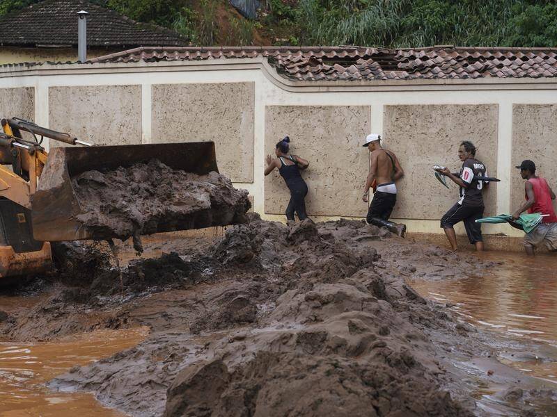 Landslides have killed at least 12 people since the weekend in Brazil's Minas Gerais state.