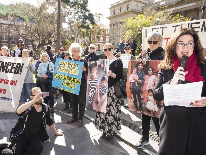 A Melbourne rally has protested the imminent deportation of a Tamil asylum seeker family.