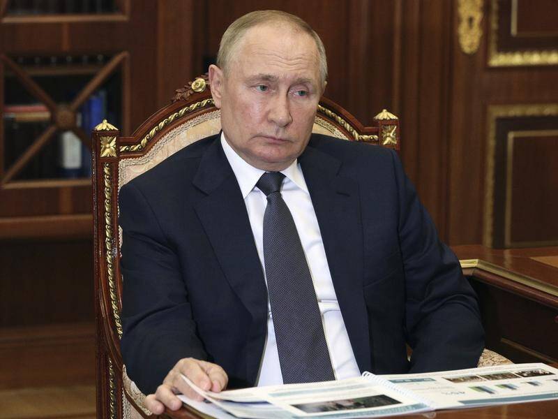 Russian President Vladimir Putin has expanded fast-tracked Russian citizenship for Ukrainians.