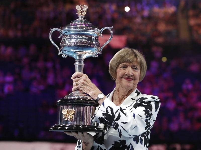 Tennis Australia has admonished two tennis greats over calls for Margaret Court Arena to be renamed.