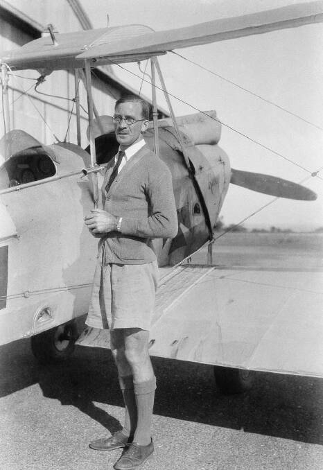 Dr Clyde Fenton with his aircraft, Darwin, 1937. Picture: supplied.
